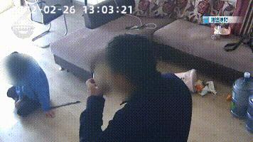 DƬ